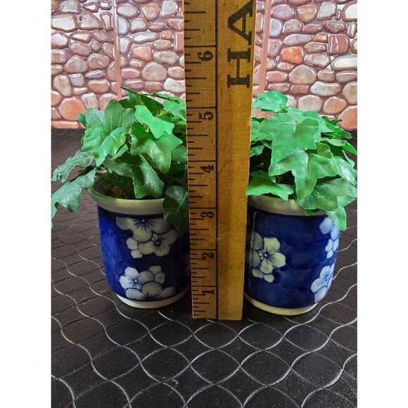 Chinoiserie Porcelain Shoe and Two Porcelain Blue Vases - Picture 8 of 10